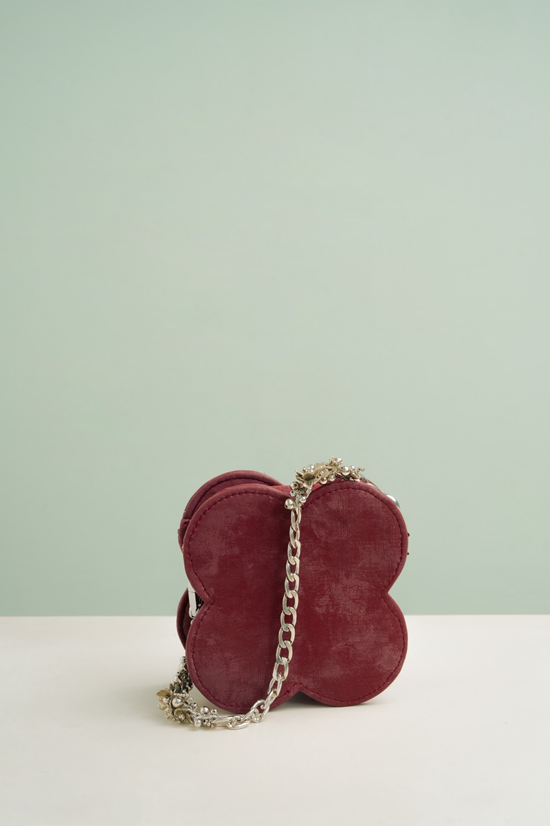 Clover in Maroon